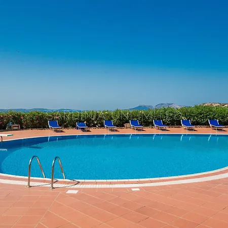 Elan Blu * Porto Istana