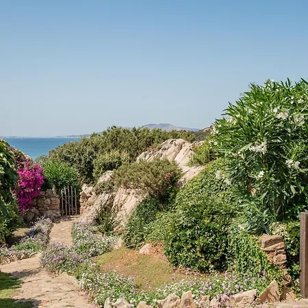 Elan Blu * Porto Istana