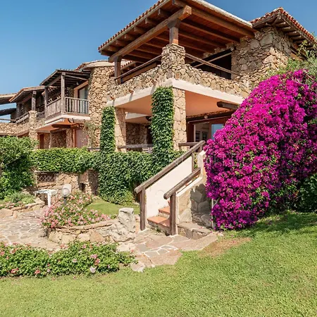 Elan Blu * Porto Istana