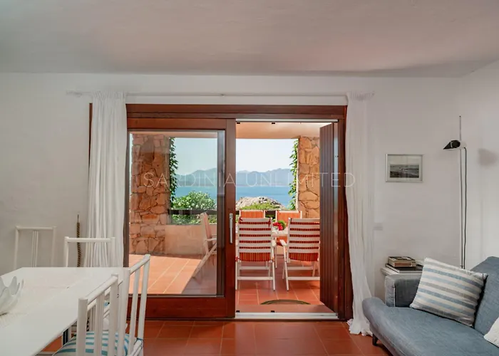 Elan Blu * Porto Istana